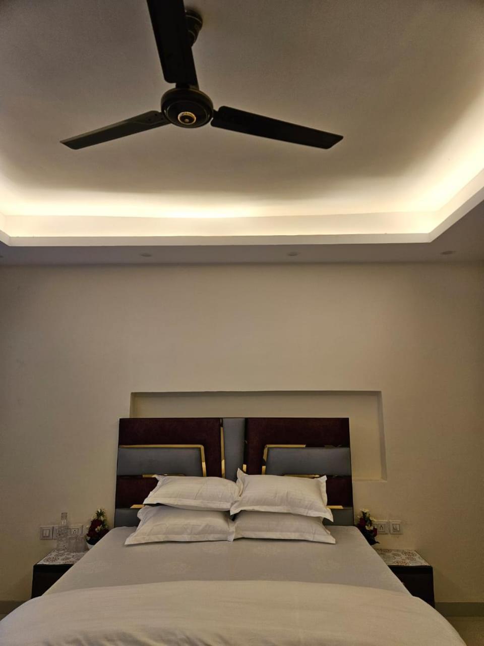 Bed and Breakfast Ashirwaad 249 Greater Noida Esterno foto