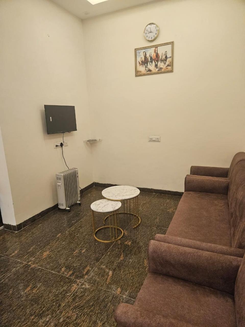 Bed and Breakfast Ashirwaad 249 Greater Noida Esterno foto
