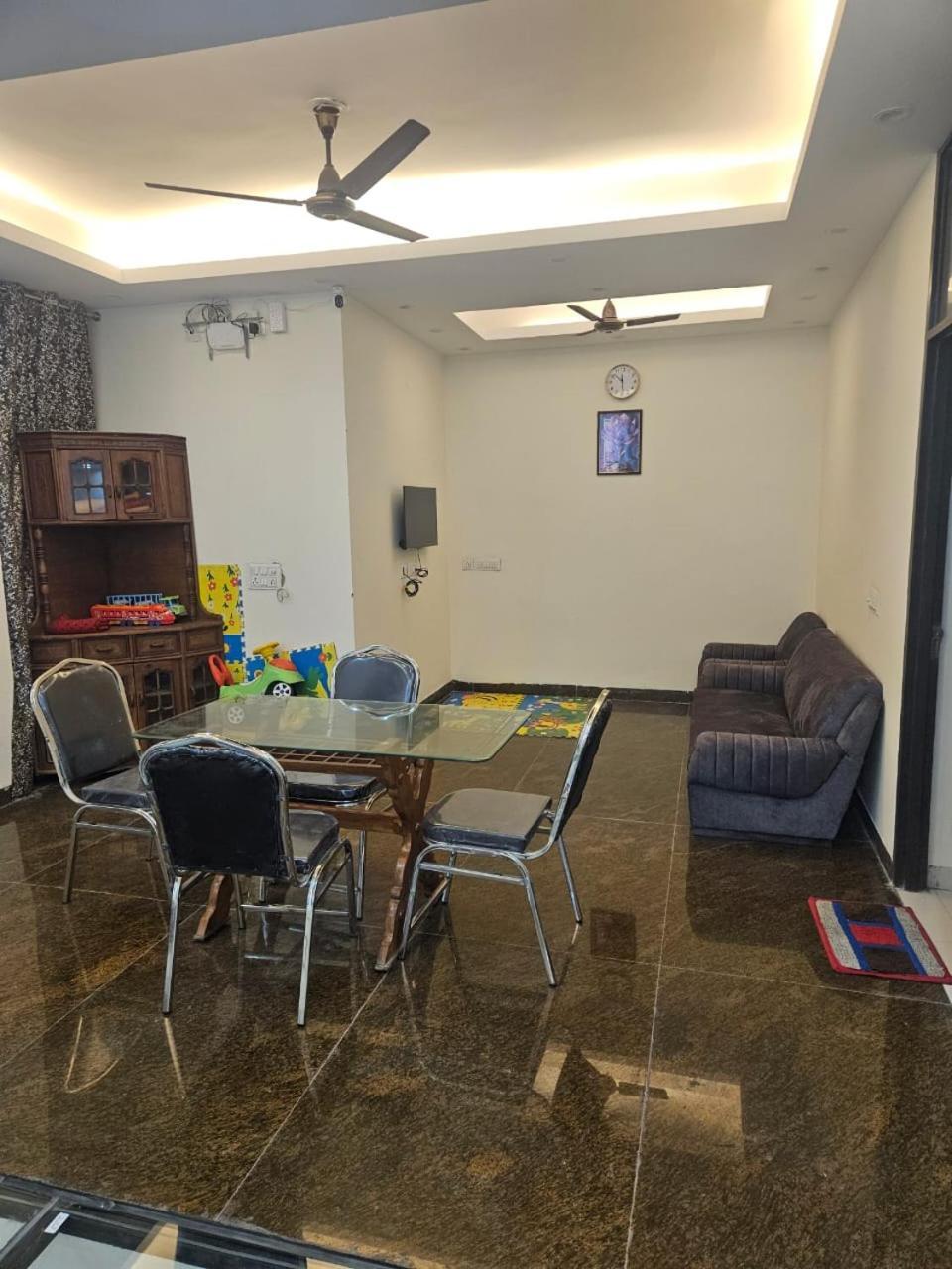 Bed and Breakfast Ashirwaad 249 Greater Noida Esterno foto