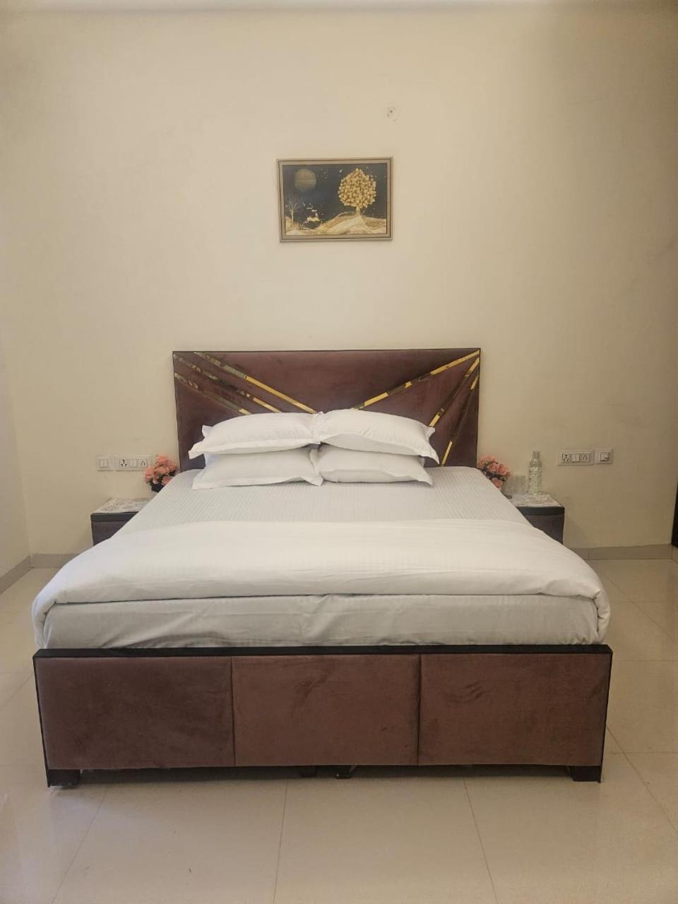 Bed and Breakfast Ashirwaad 249 Greater Noida Esterno foto